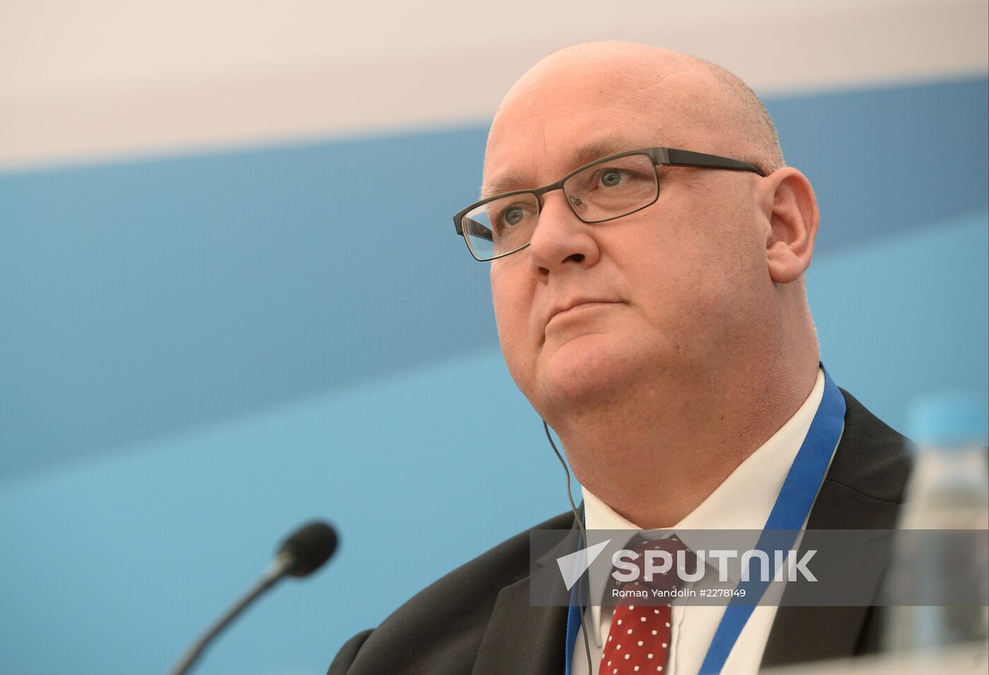 Briefings by Russian and foreign experts
