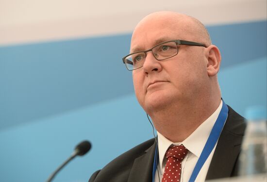 Briefings by Russian and foreign experts