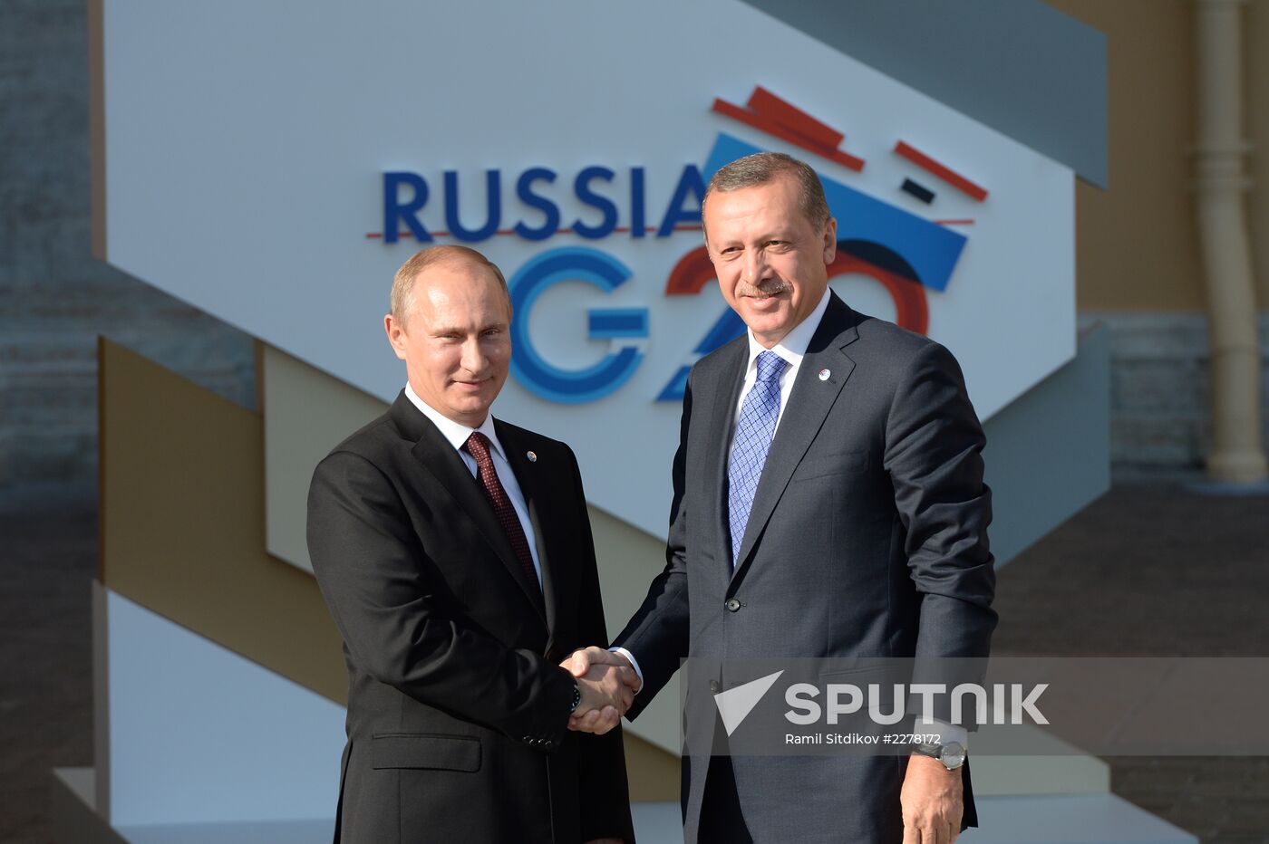Official welcome of G20 leaders by Vladimir Putin