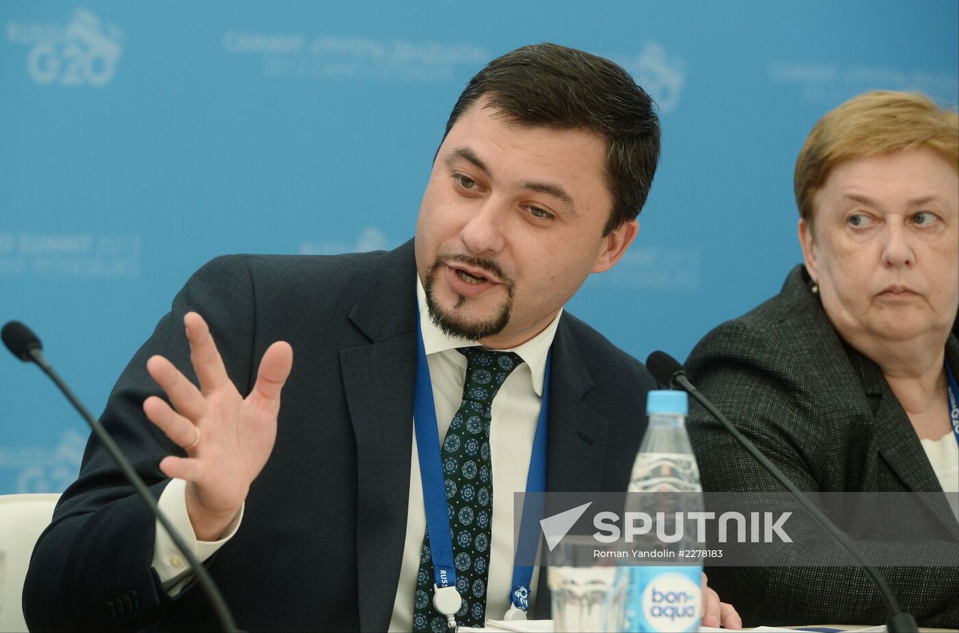 Briefings by Russian and foreign experts