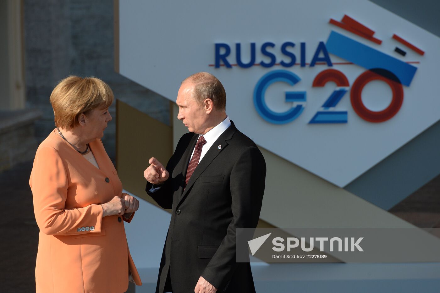 Official welcome of G20 leaders by Vladimir Putin