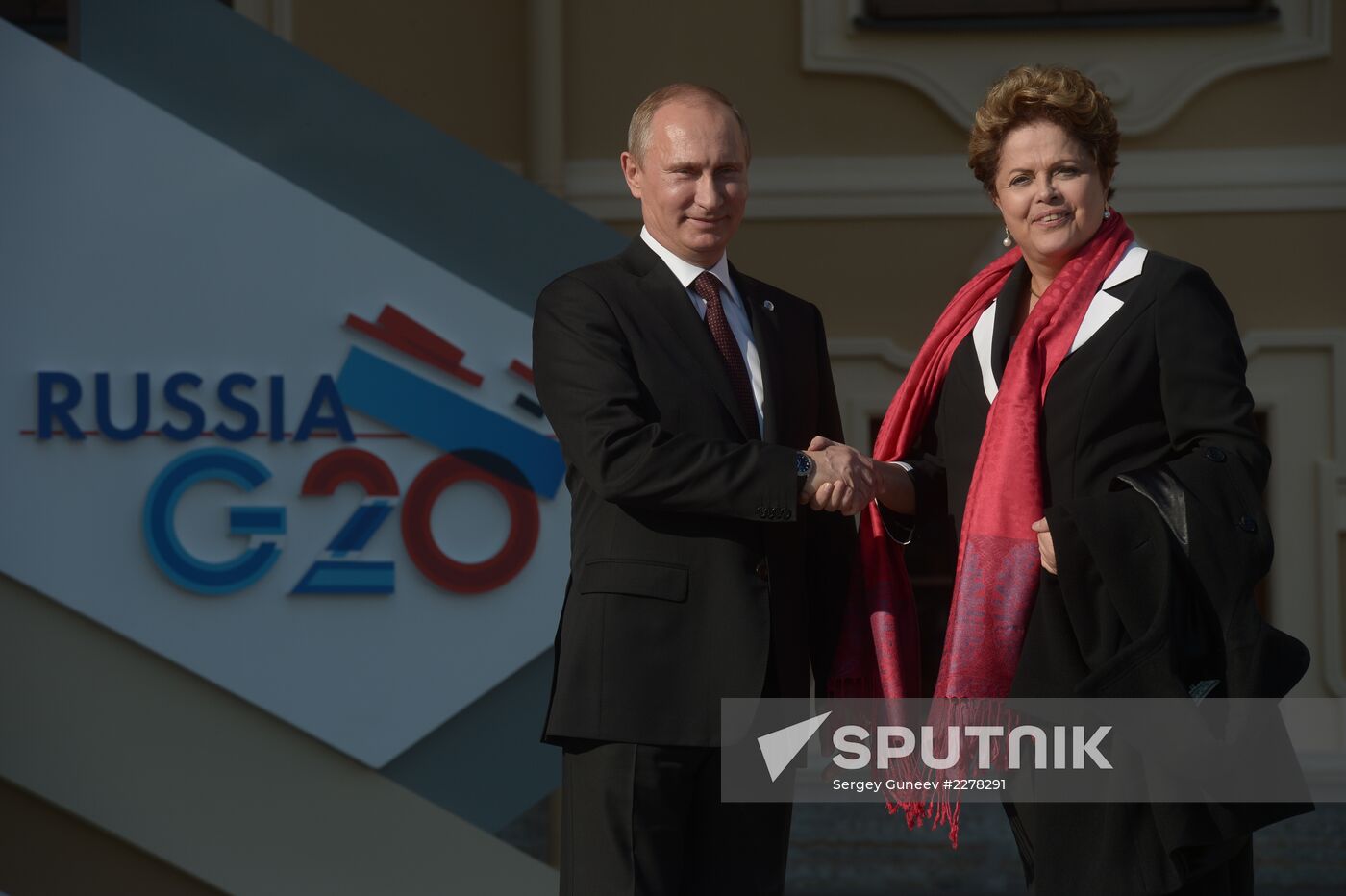 Official welcome of G20 leaders by Vladimir Putin