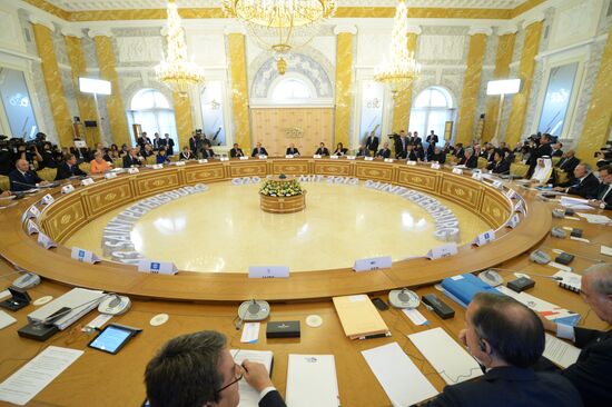 First working session of G20 Summit participants