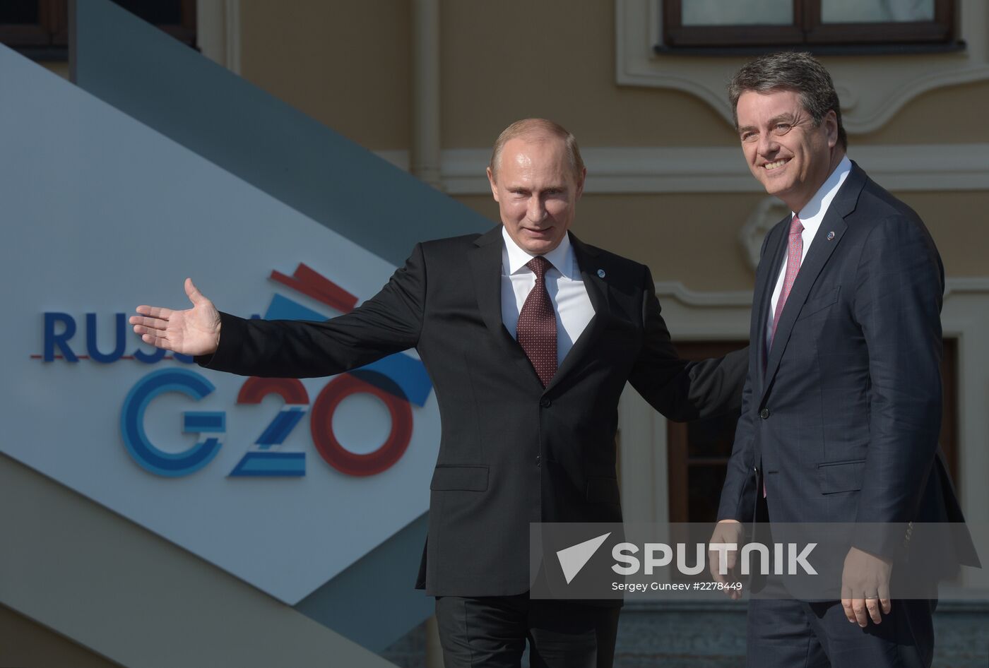 Official welcome of G20 leaders by Vladimir Putin
