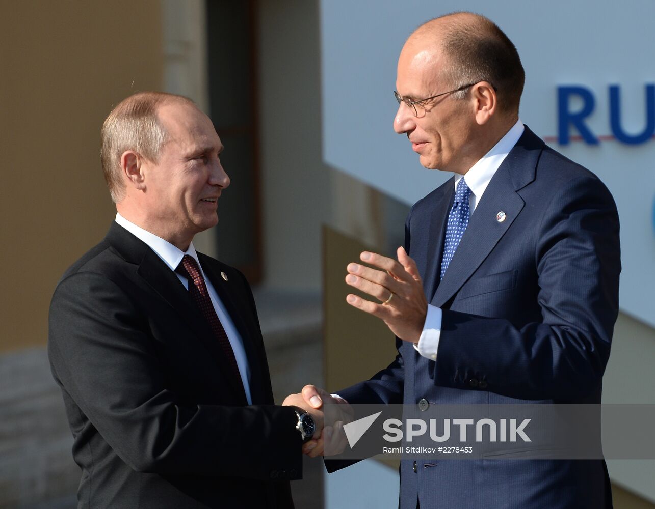 Official welcome of G20 leaders by Vladimir Putin