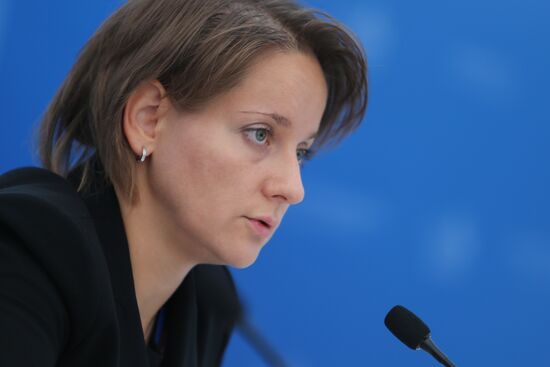Briefings by Russian and foreign experts