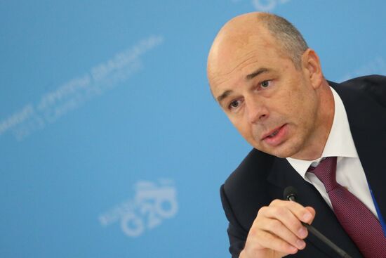 Briefings by Russian and foreign experts