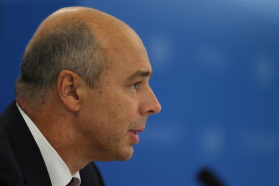 Briefings by Russian and foreign experts