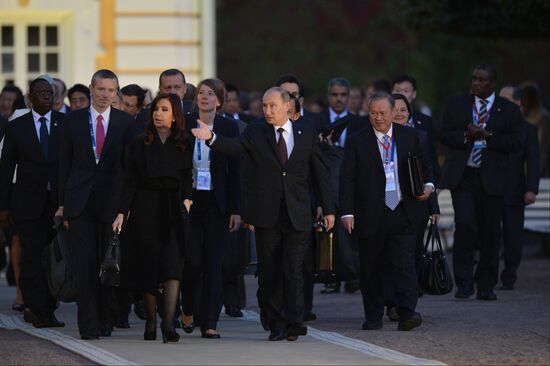 Vladimir Putin arrives at G20 leaders' working dinner