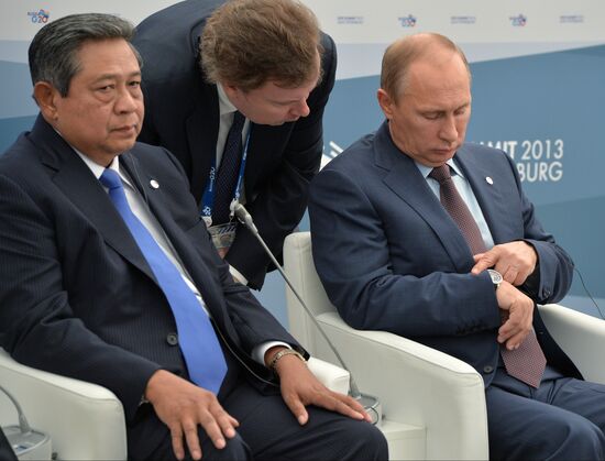 Vladimir Putin meets with Business 20 and Labour 20