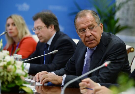 Sergei Lavrov meets with G20 foreign ministers