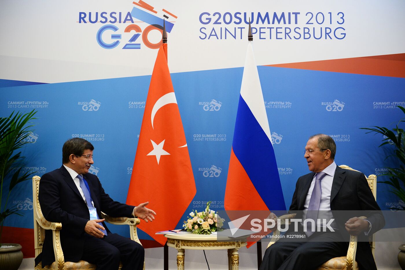 Sergei Lavrov meets with G20 foreign ministers