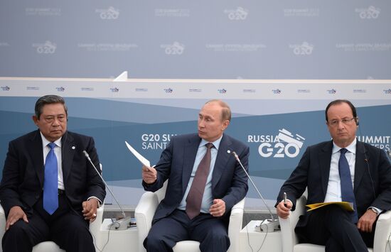 Vladimir Putin meets with Business 20 and Labour 20