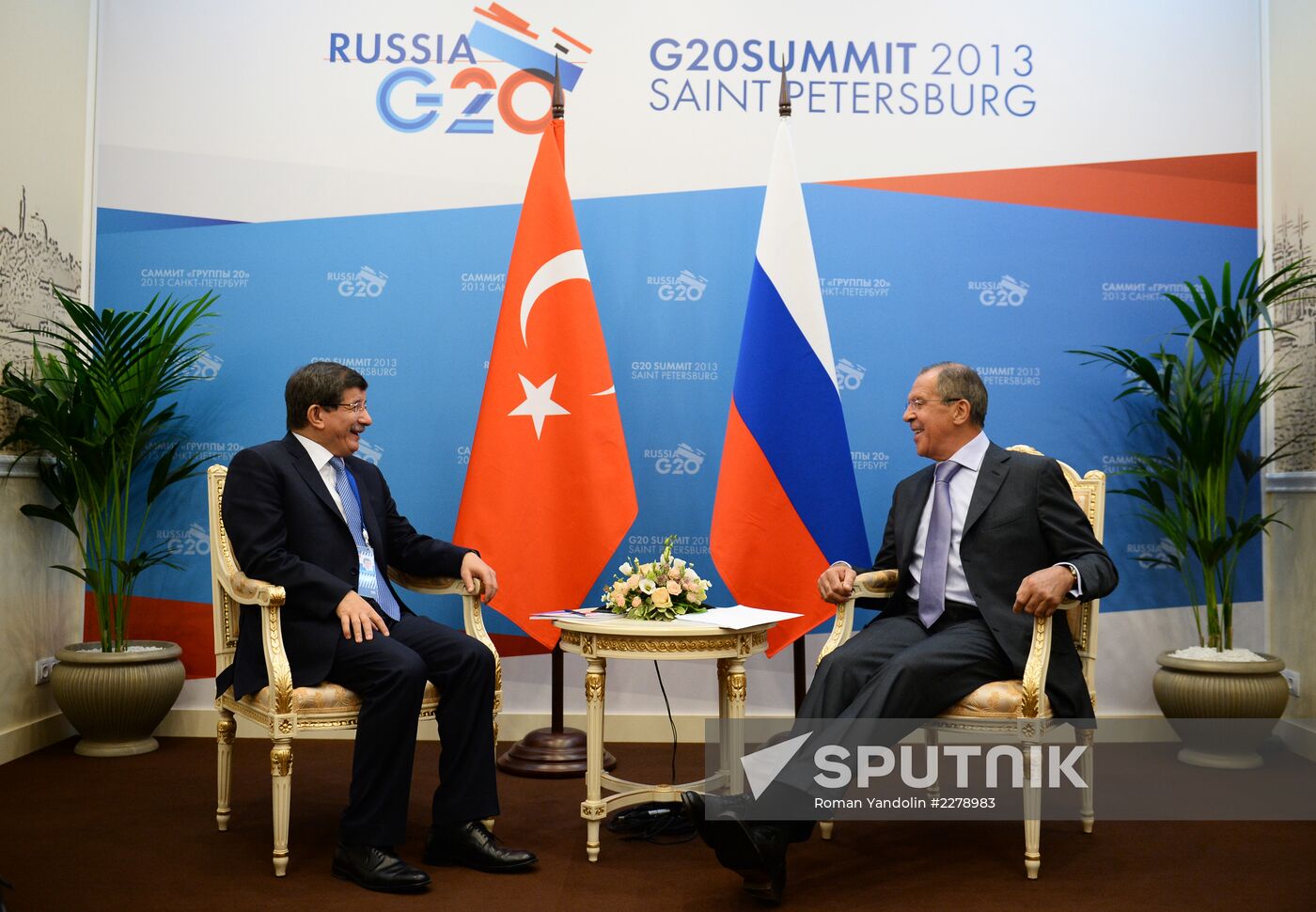 Sergei Lavrov meets with G20 foreign ministers
