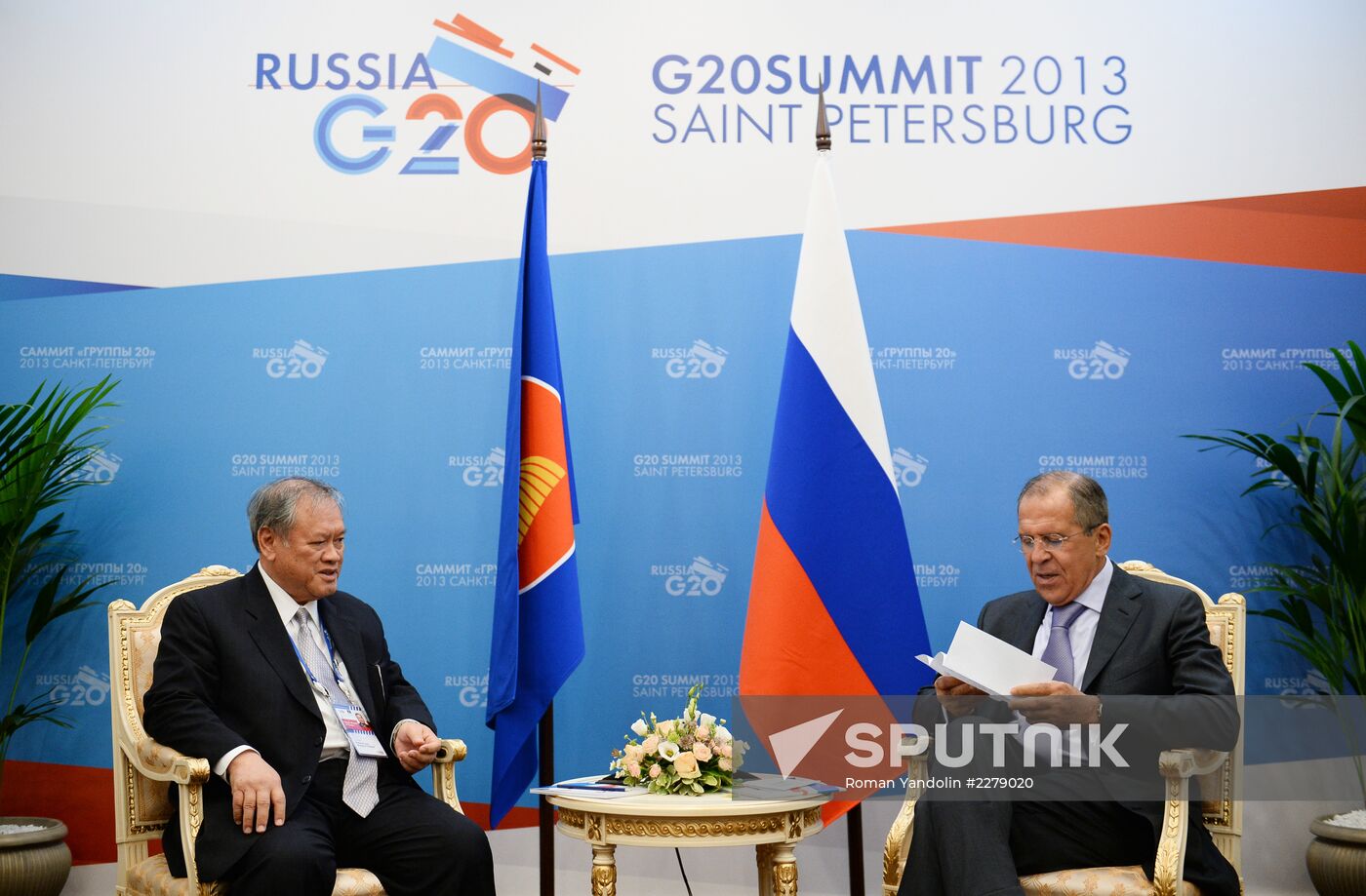 Sergei Lavrov meets with G20 foreign ministers