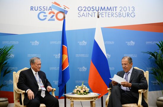 Sergei Lavrov meets with G20 foreign ministers