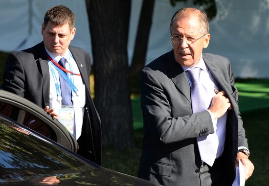 Sergei Lavrov meets with G20 foreign ministers