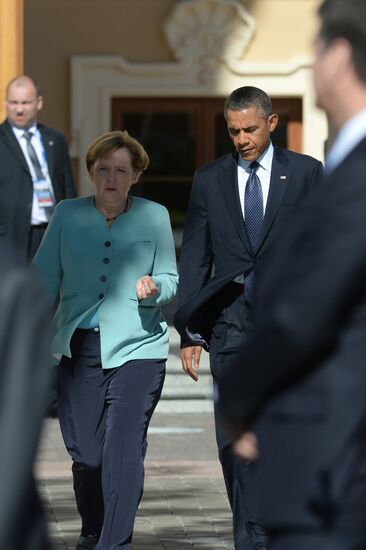 Family photo of G20 Summit participants