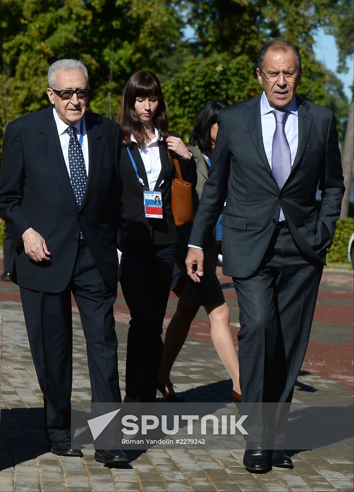 Sergei Lavrov meets with G20 foreign ministers