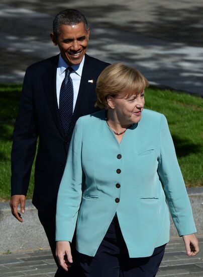 Family photo of G20 Summit participants