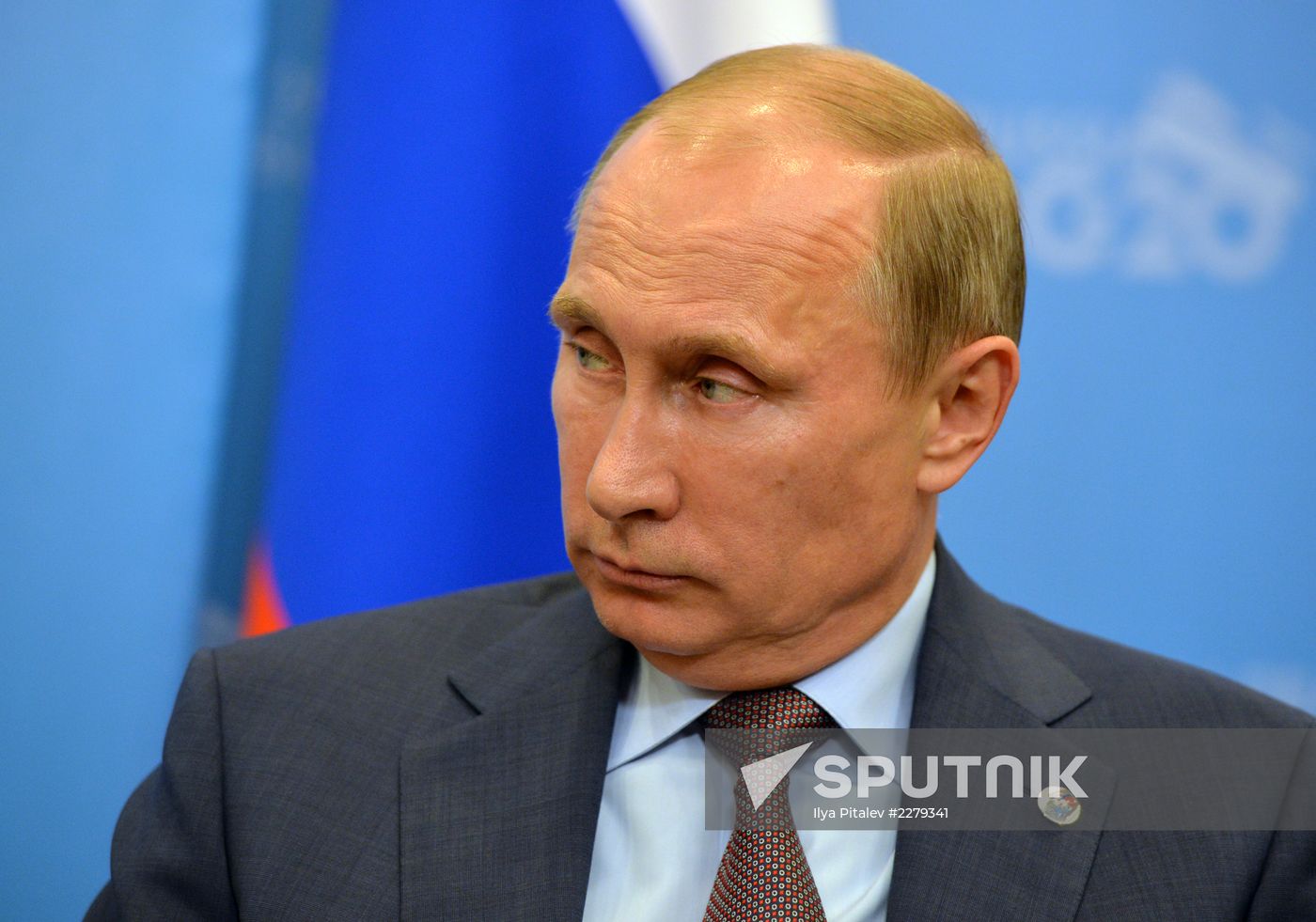 Vladimir Putin meets with Mariano Rajoy