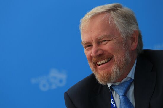 Briefings by G20 Summit participants