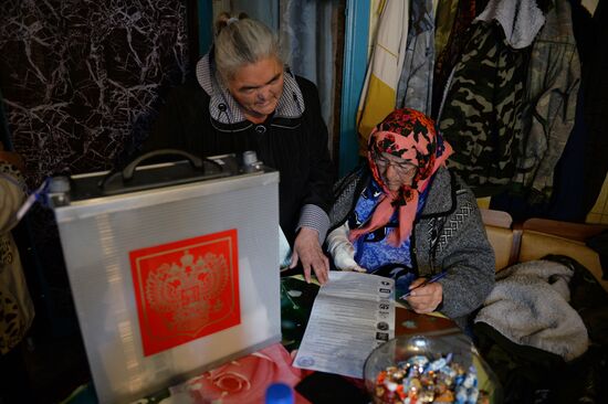 Early voting in remote villages in Khakassia