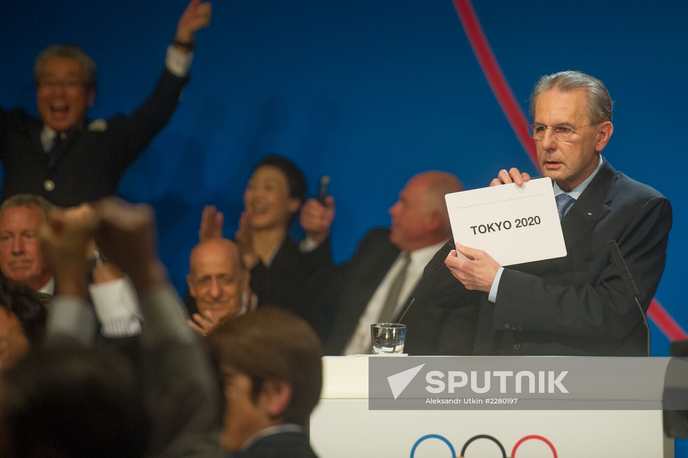 IOC and Japan sign Host City Contract