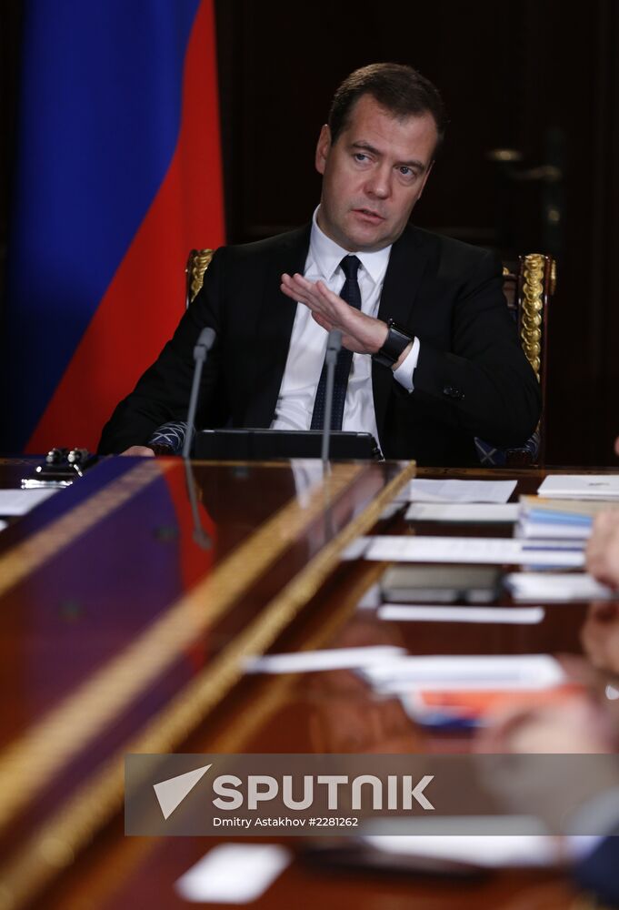 Dmitry Medvedev meets with his deputies
