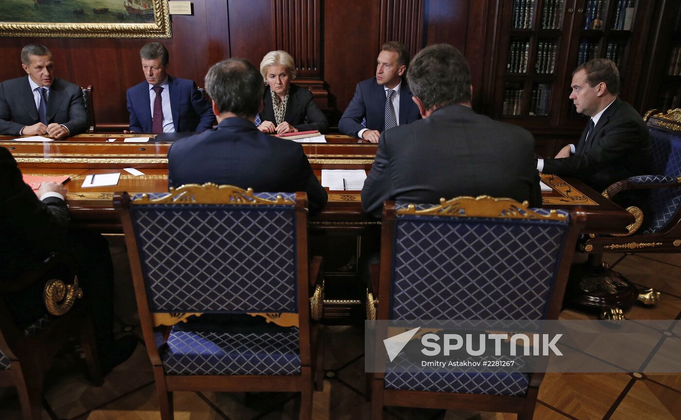 Dmitry Medvedev meets with his deputies