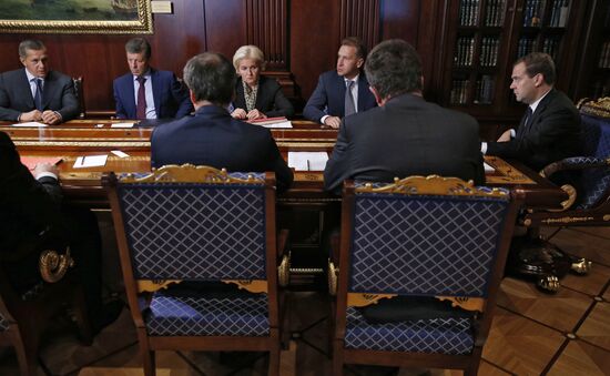 Dmitry Medvedev meets with his deputies
