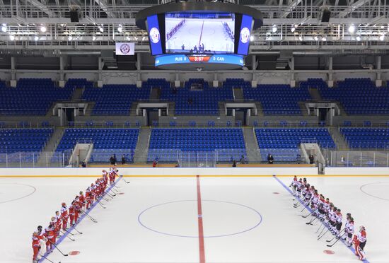 Ice hockey. Women. Friendly match between Russia and Canada