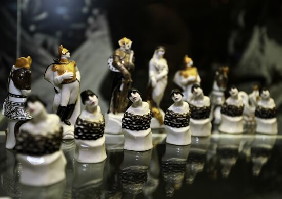 "The Royal Game" exhibition opens