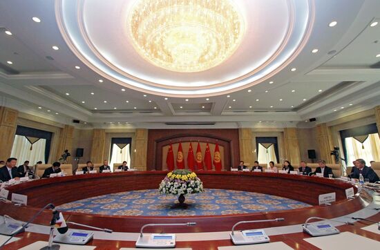 Chinese president on official visit to Kyrgyzstan. Day Two