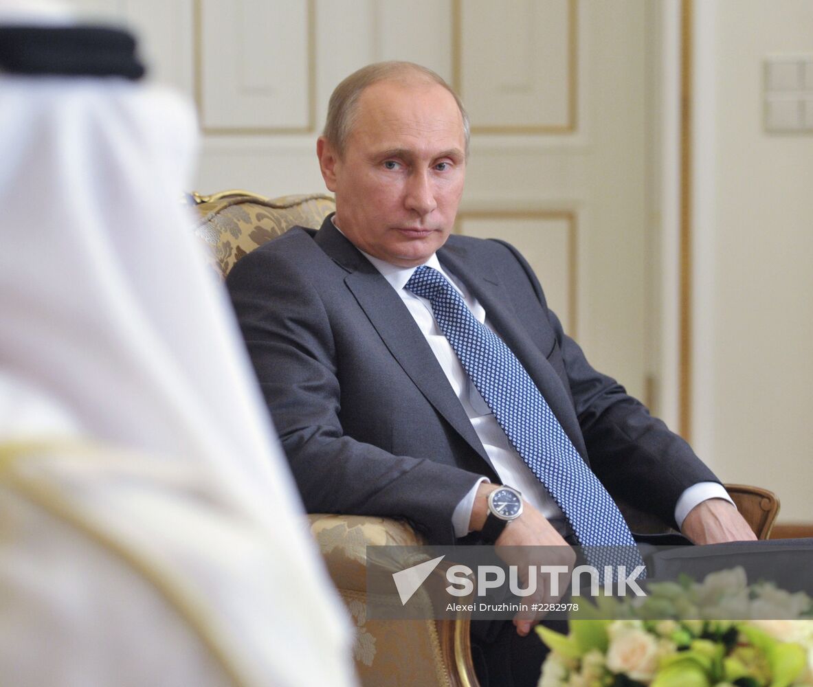 Vladimir Putin meets with Mohammed bin Zayed Al Nahyan