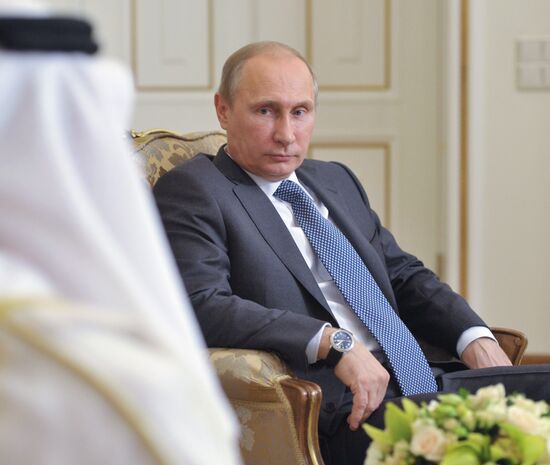 Vladimir Putin meets with Mohammed bin Zayed Al Nahyan