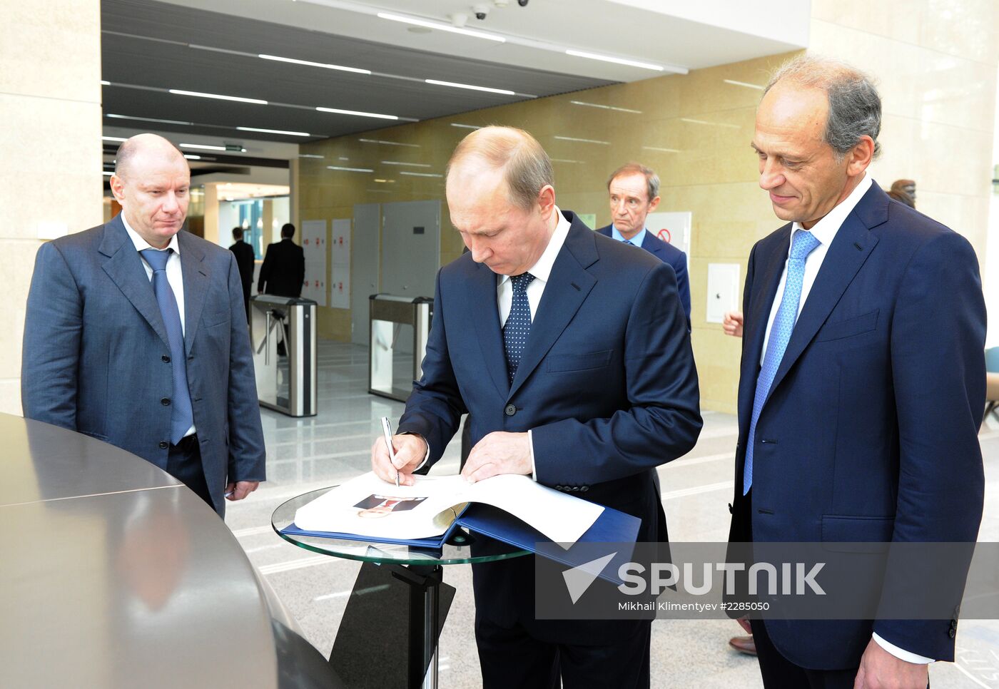 Vladimir Putin visits Russian International Olympic University