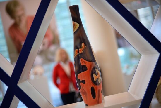 Opening of Images of Russia exhibition and sale