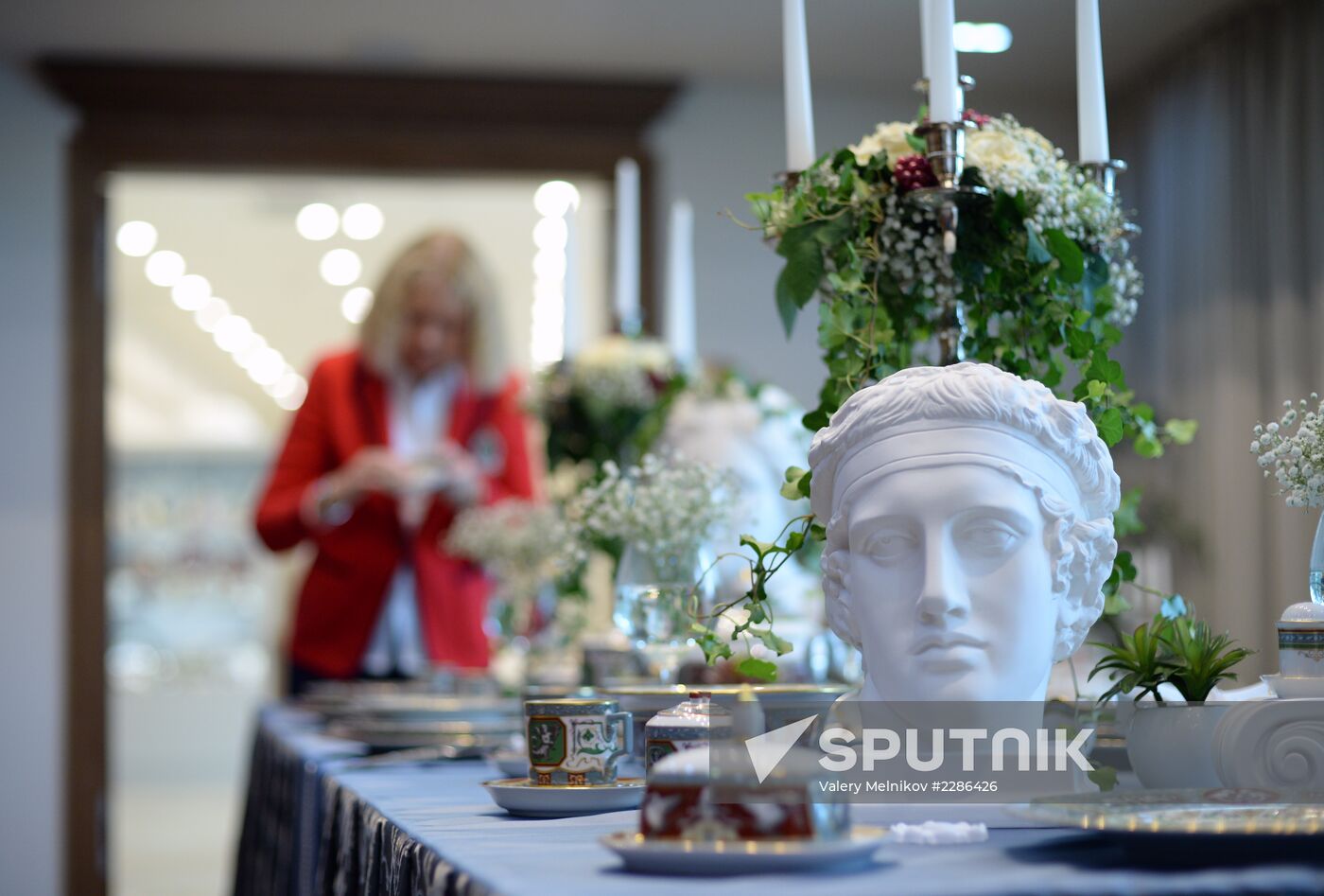 Opening of Images of Russia exhibition and sale