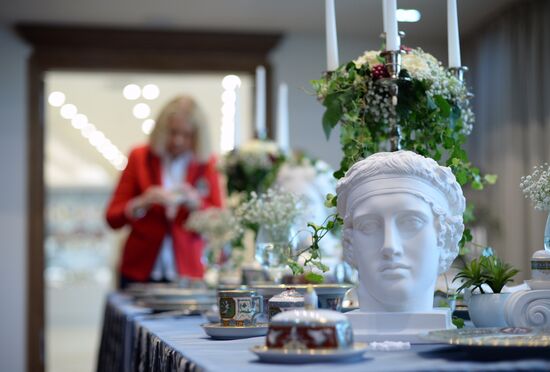 Opening of Images of Russia exhibition and sale
