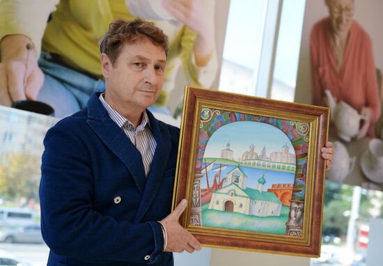 Opening of Images of Russia exhibition and sale