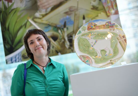 Opening of Images of Russia exhibition and sale