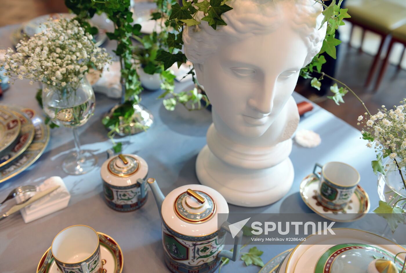 Opening of Images of Russia exhibition and sale