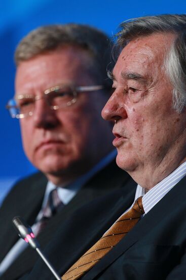 Svetlana Mironyuk at meeting of Valdai Discussion Club