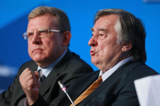 Svetlana Mironyuk at meeting of Valdai Discussion Club