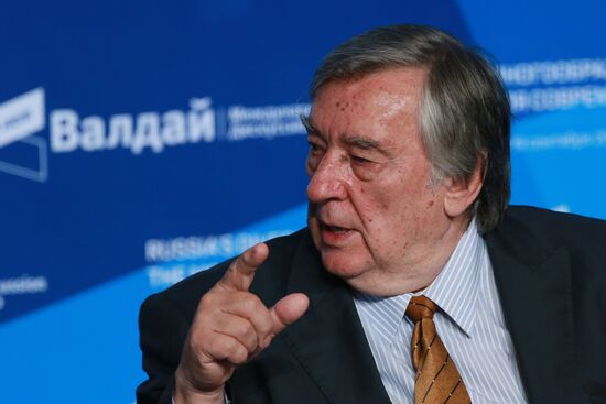 Svetlana Mironyuk at meeting of Valdai Discussion Club