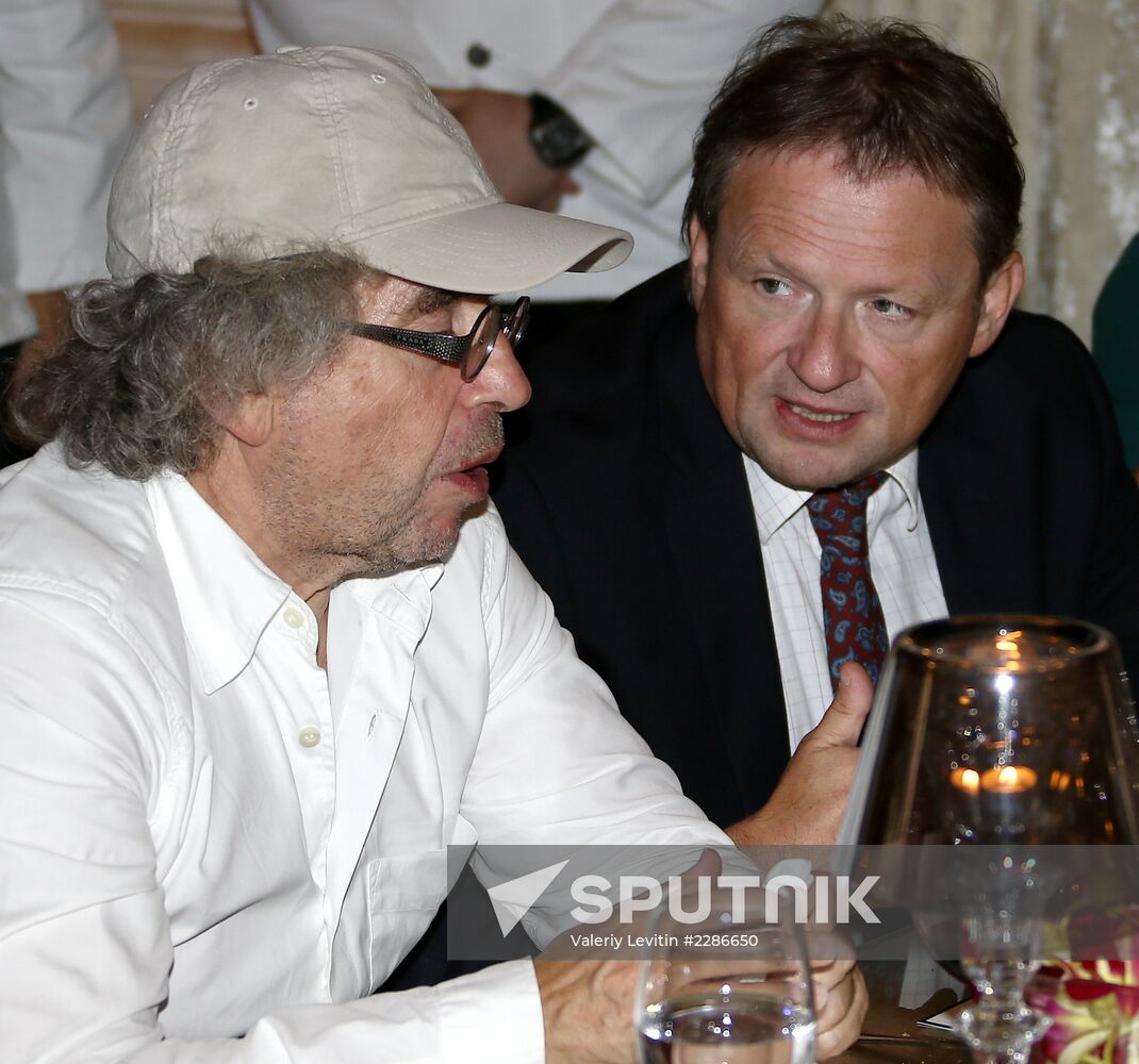 Vadim Zakharov's exhibition kick-off dinner