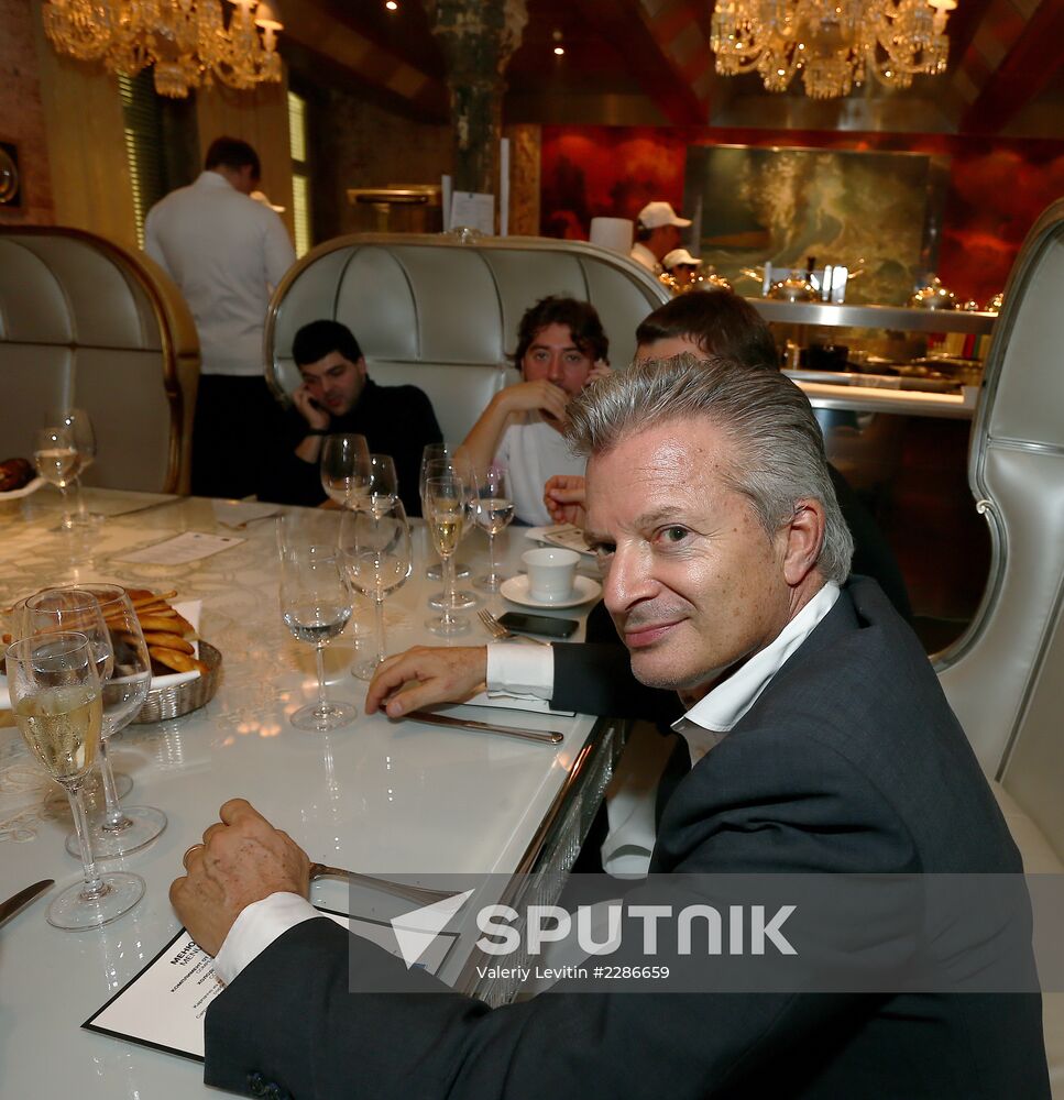 Vadim Zakharov's exhibition kick-off dinner