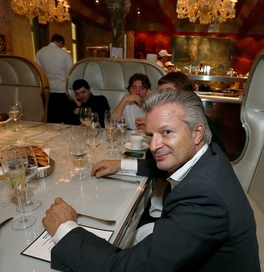 Vadim Zakharov's exhibition kick-off dinner