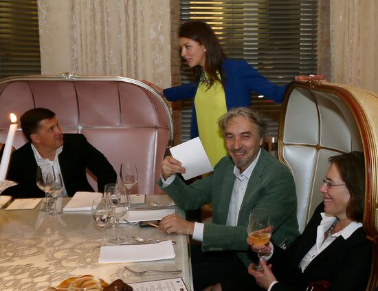 Vadim Zakharov's exhibition kick-off dinner